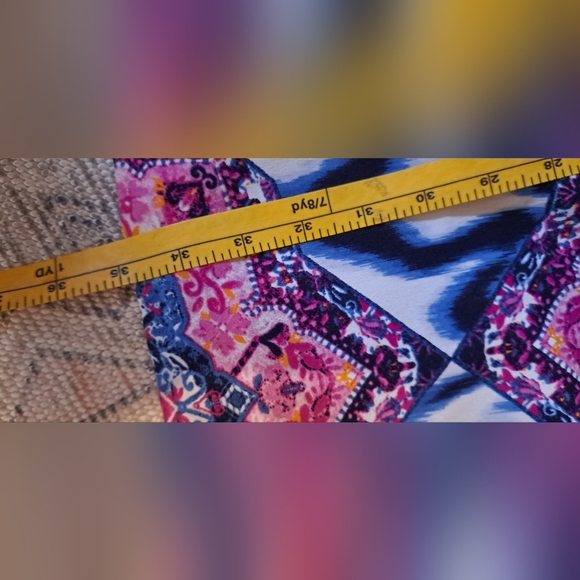 Vince Camuto Sleeveless Dress. Multi Color. Lightweight and Sleeveless. Size 4. - Picture 3 of 9